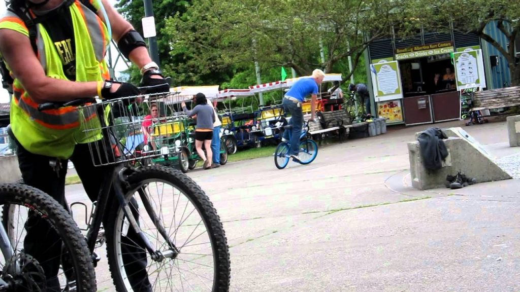 BMX tricks at the start of the Splash Dance Ride durring Pedal Palooza