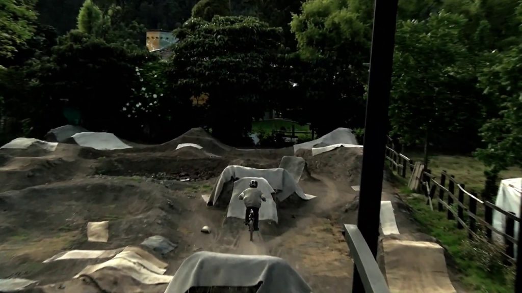 Jerfferson Camilo DEPORTISTA  de BMX FREESTYLE / PISTA en TIERRA / 2019