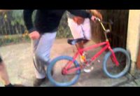 Moto vs bmx - burnout Moto vs bmx - burnout