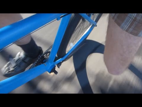 Product Review Monday: Hex Mongoose Walmart P.O.S. Mountain Bike with missing pedal
