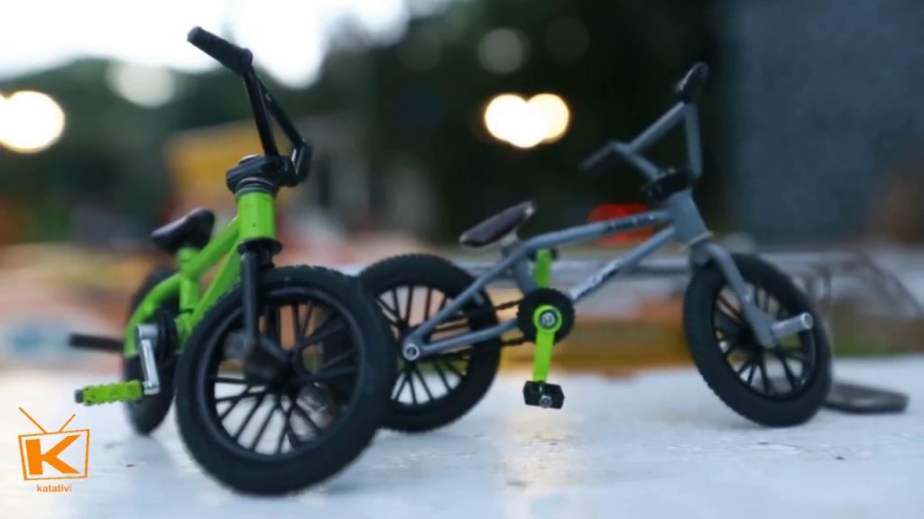 Unik!!! Bermain Sepeda BMX Hanya Dengan Jari