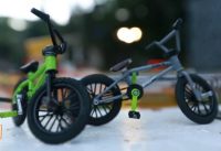 Unik!!! Bermain Sepeda BMX Hanya Dengan Jari