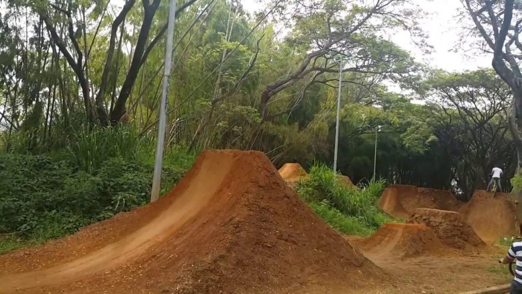 "Dirt Jump" Bmx "ingenio" "Dirt Jump" Bmx "ingenio"