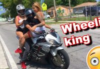 HE ROLLS INTO BIKE PACK WITH 3 GIRLS ON HIS BIKE! CRAZY BIKE LIFE HE ROLLS INTO BIKE PACK WITH 3 GIRLS ON HIS BIKE! CRAZY BIKE LIFE