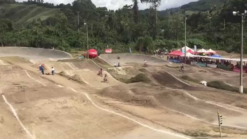 Q1 Damas 15-16 Nacional BMX  2015.  Ciudad de Manizales, Caldas, Colombia