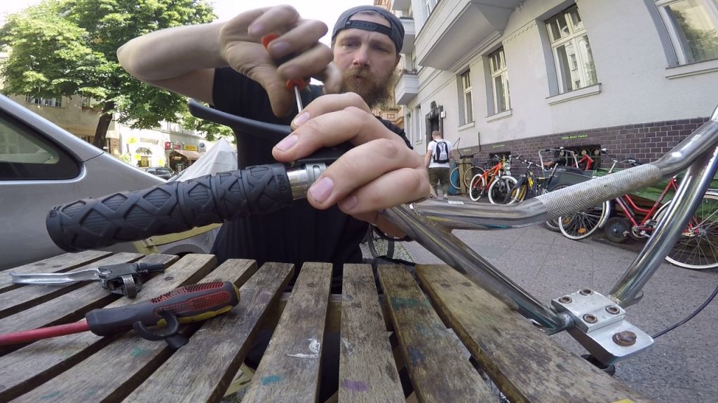 #  12 Das Rockman BMX braucht einen anderen Bremshebel Dienstag 18 07 2017 Bike Shop Berlin