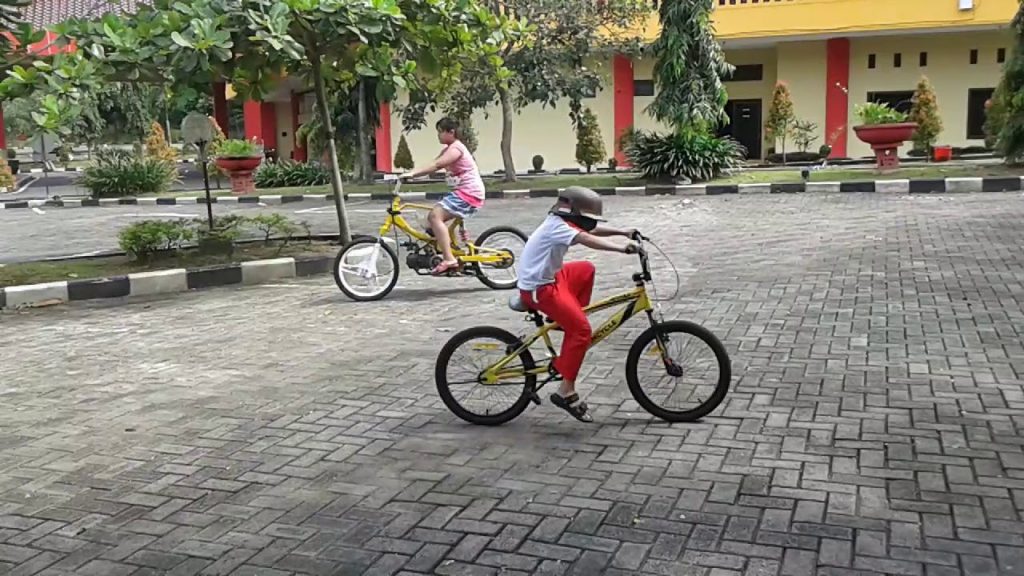 Sepeda unik Ala BMX..Test Drive