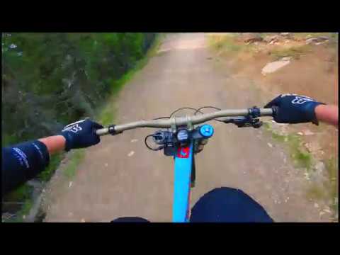 Testing my New Pivot phoenix Downhill bike on hafjell bikepark.