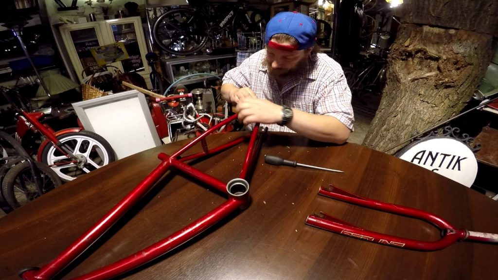 1982 er BMX Redline Rahmen verrostete Ausfallenden werden verschönert