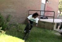 BMX STREET - BRAD SIMMS TOOTH 360 BMX TRICK BMX STREET - BRAD SIMMS TOOTH 360 BMX TRICK