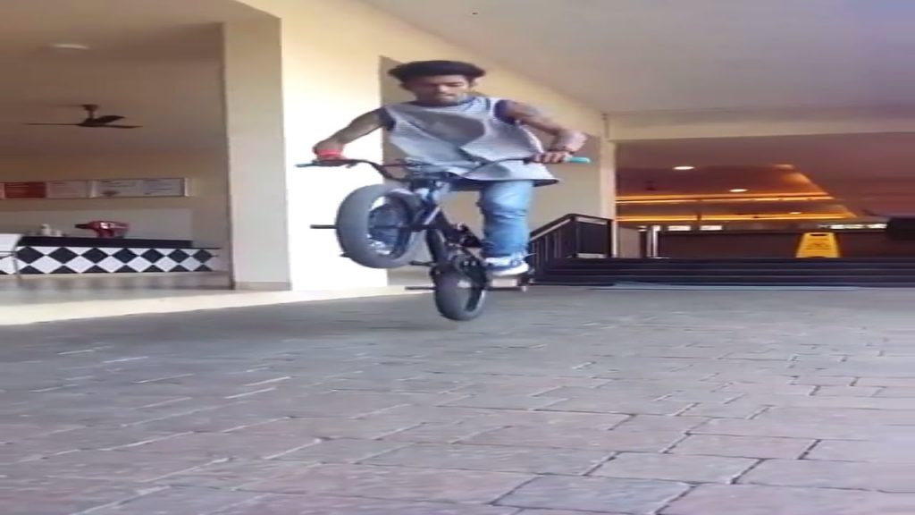 BMX -Team8e-bunny hop bar spin by pravin habib
