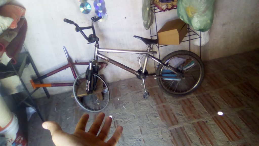 Consegui uma BMX com amortecedor dianteiro