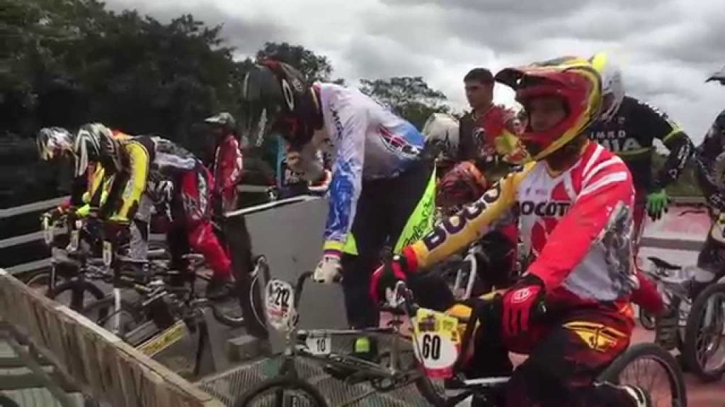 Dia 1 Elite Men FESTIVAL DE VERANO BMX BOGOTA D.E 2015