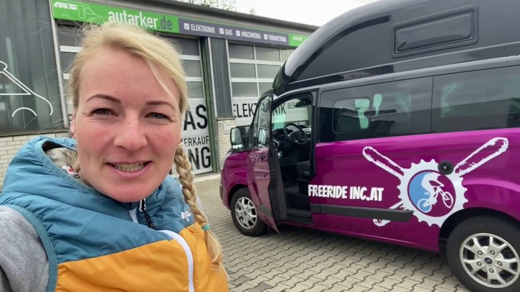 SOLARMODUL PROFESSIONELL VERBAUT AUF WOHNMOBIL VON AUTARKER.DE / Meine Erfahrungen / Vanlife 2020