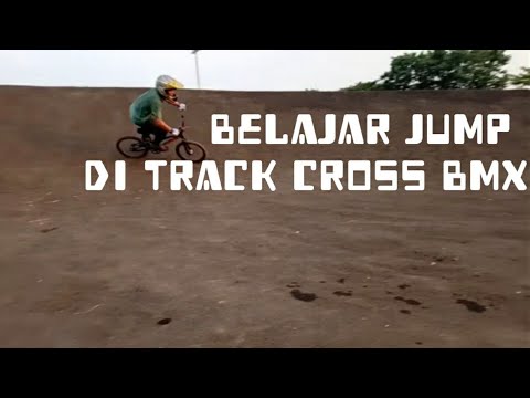 BELAJAR JUMPING DI LINTASAN BMX || JANGAN DI TIRU SEMBARANGAN!!! ||