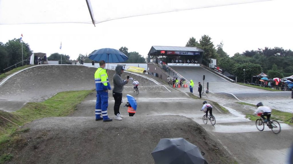 2016 06 05 AK 6 Volkel  race 20 B finale Girls 9 10  BMX Zuid Kampioenschap