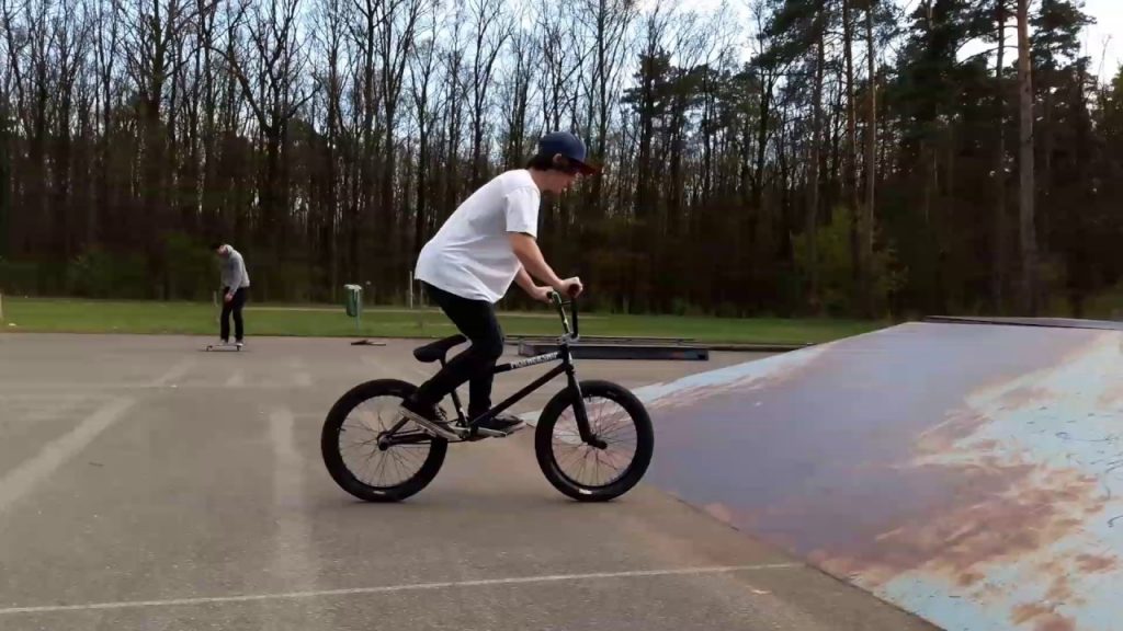 Filip Ryba - Bmx 4F edit 17'
