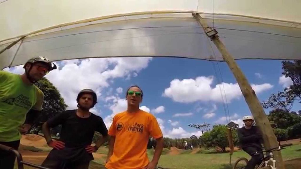 León Ángel corredor BMX y DJ Copa Mundo