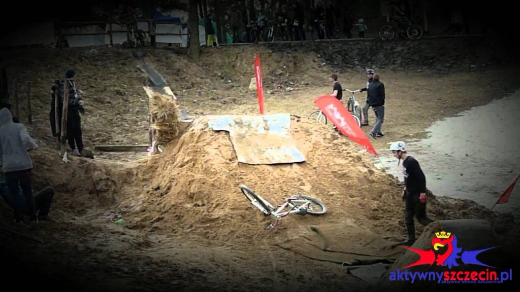 Floating Trippin' Festival -- Andegrand Park & EHschool - zawody MTB - BMX.mp4